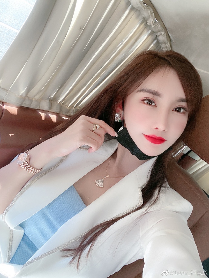 美女网红模特dear桓淼淼迷人写真美照