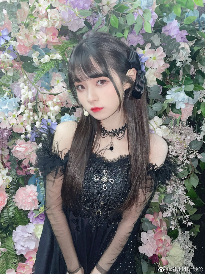 美少女snh48-颜沁迷人写真美照好喜欢