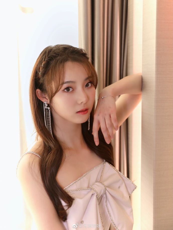 美女艺人冯琬贺迷人写真美照好看啊_高清图集_新浪网