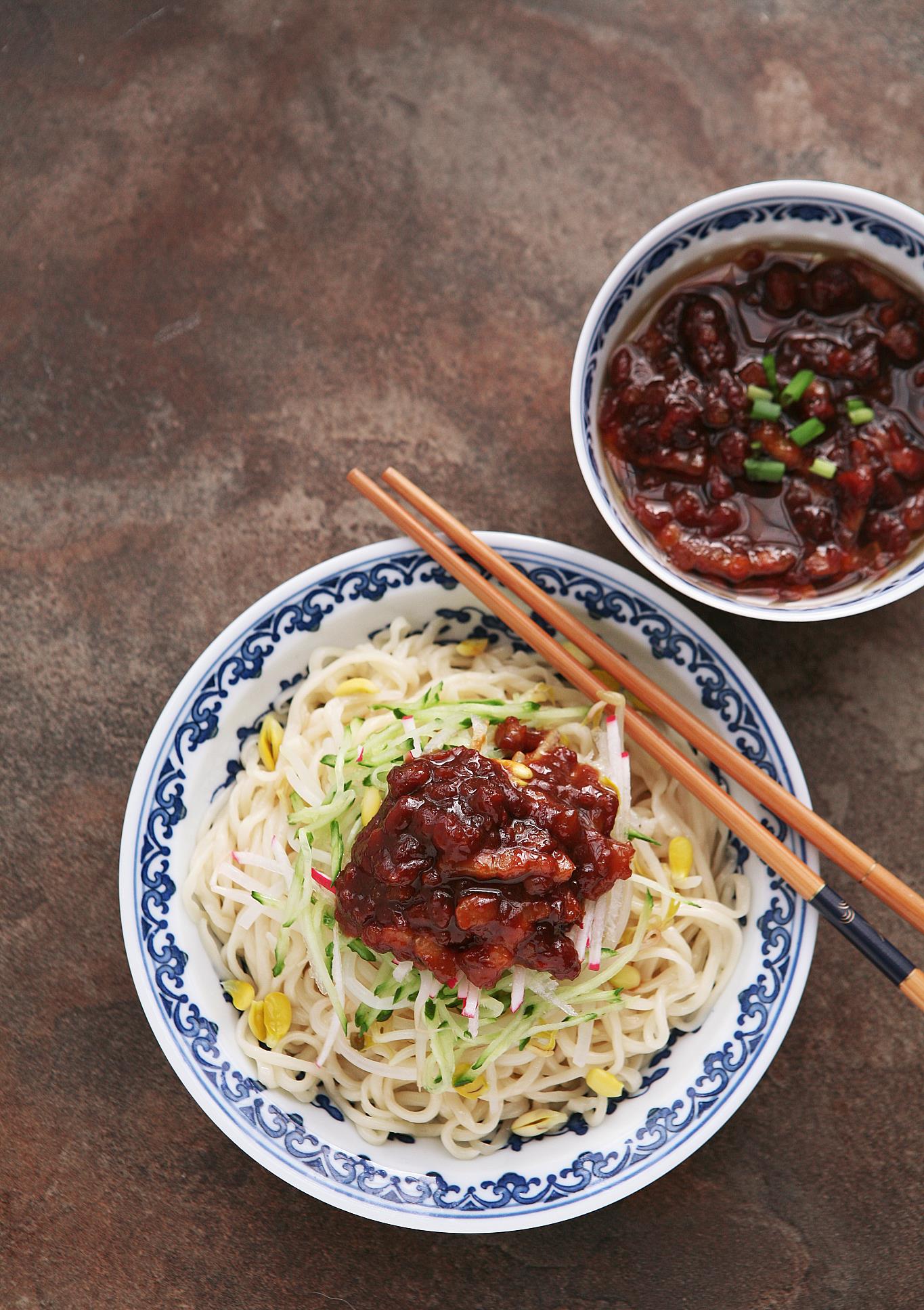 一碗炸酱面,味道千千万__财经头条