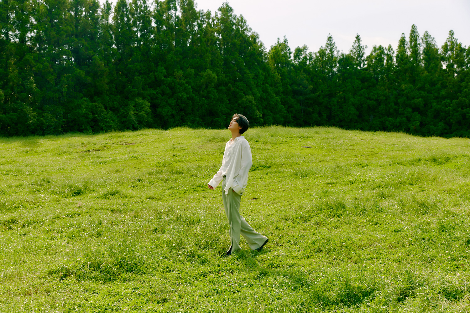 安七炫新曲七月里的圣诞mv预告片将于今天下午5点公开