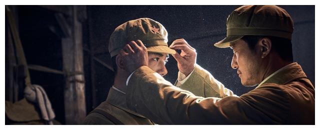 《长津湖》2天票房过5.3亿,群演就有7万人次,把钱花在了刀休闲区蓝鸢梦想 - Www.slyday.coM 《长津湖》2天票房过5.3亿,群演就有7万人次,把钱花在了刀休闲区蓝鸢梦想 - Www.slyday.coM