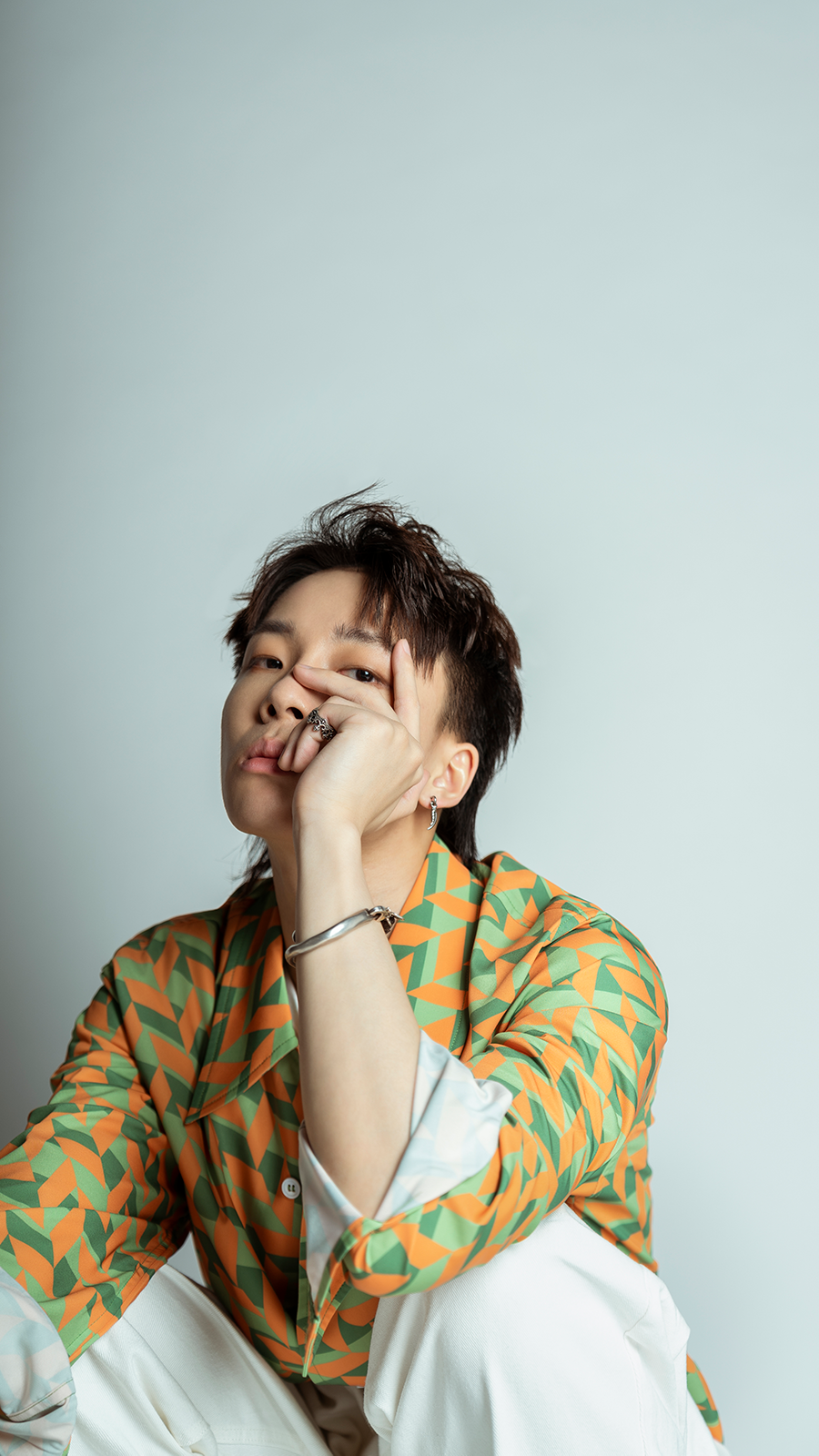 歌手罗景文新歌《你哪位》正式上线 剖析内心笑称自己"已黑化"