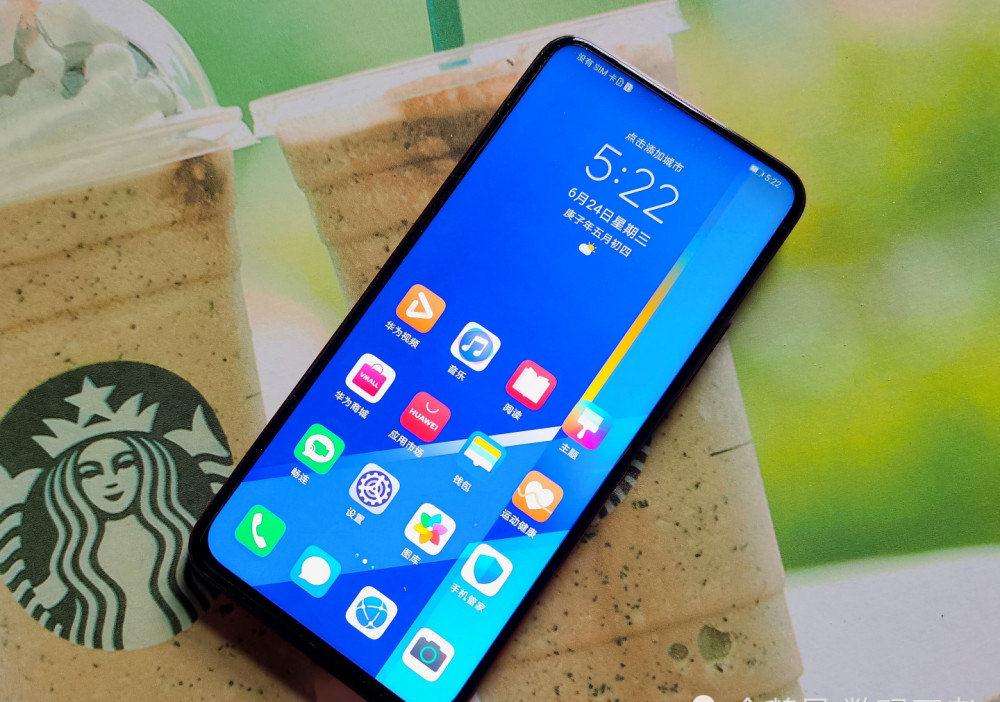 iqoo z1搭载的是联发科天玑1000plus处理器,跑分超50万分.