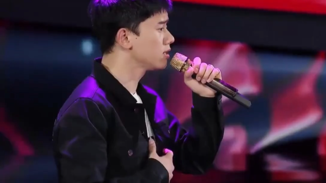 当39岁张杰遇上37岁李荣浩，两人同唱一首歌，谁更胜一筹