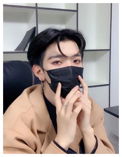 本以为摘下口罩很丑?看到七鹤大人未精修图素颜,女粉:我失恋了