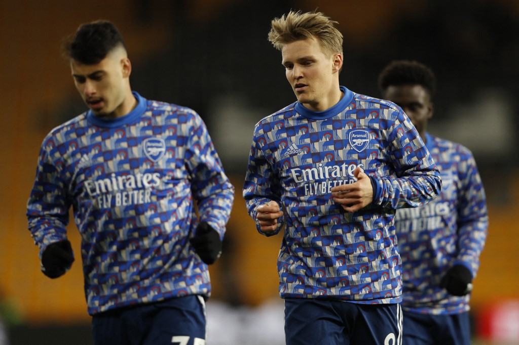 厄德高几经辗转终于在阿森纳踢出身价四小天鹅同时出场指日可待