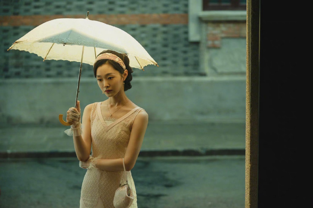 宋轶一身旗袍亮相,温柔婉约,举手投足间尽显迷人魅力