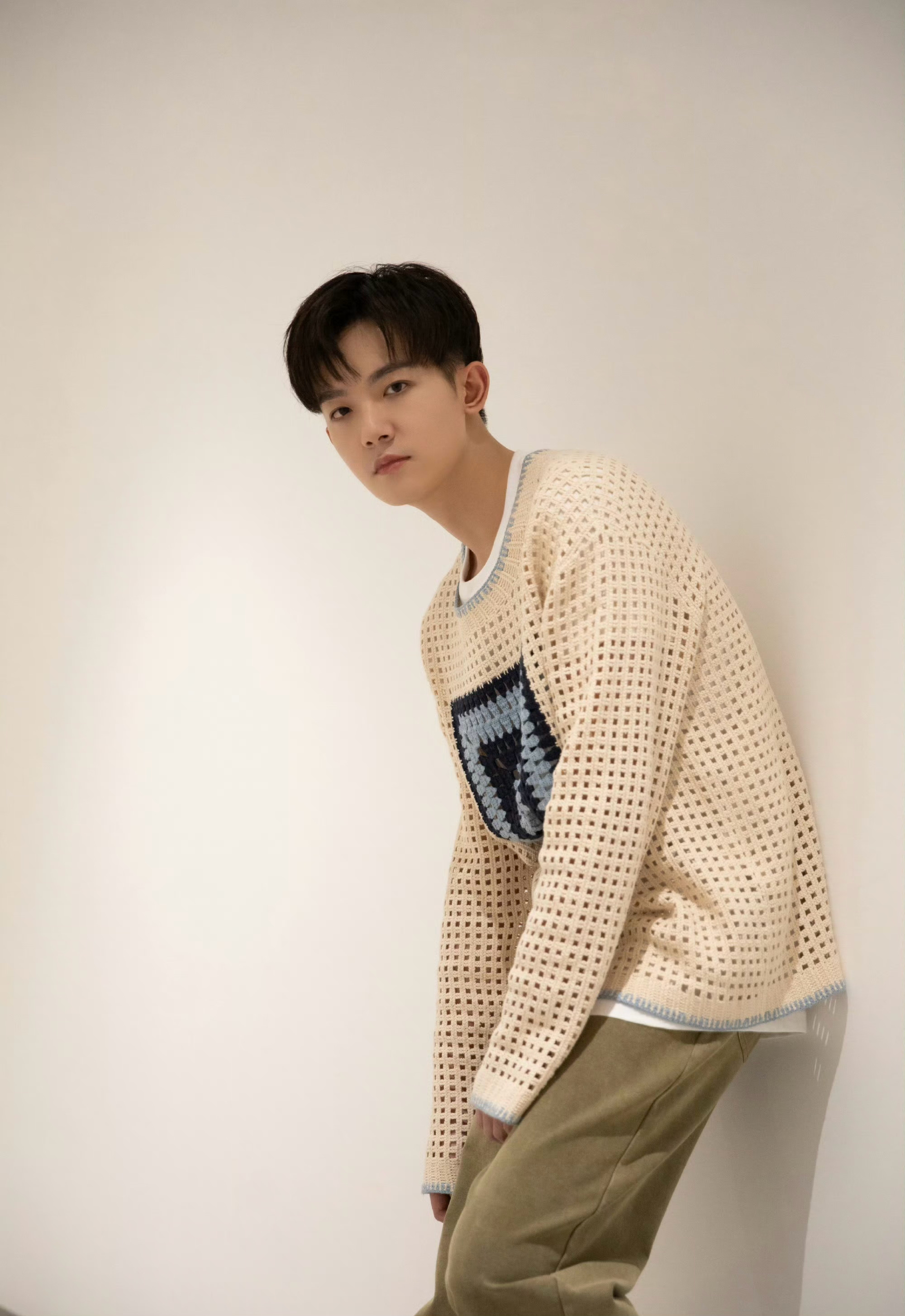 李明德时尚随拍,少年感满满,漫画中的美少年