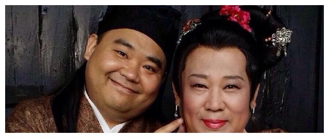 侯震德云社的大闲人吃喝玩乐不工作凌晨发文质问游戏服务商