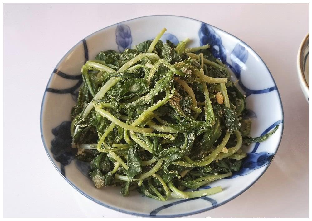 三月这菜正当季,每次遇上都会买,蒸一蒸3分钟出锅,香软又清爽|马兰头