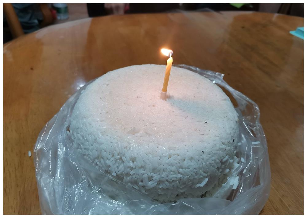 (此处省略一百个哈哈)就这样……生日蛋糕再也不寒酸!