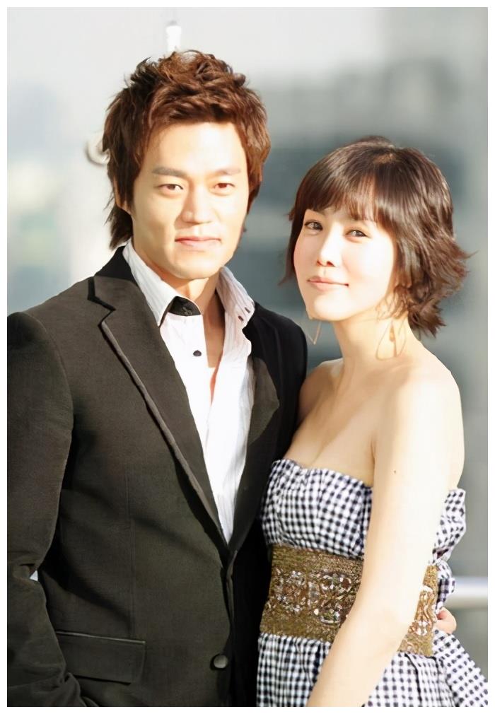 自那段恋情之后,李瑞镇虽然仍有恋情传出,但是他都没有回应过.