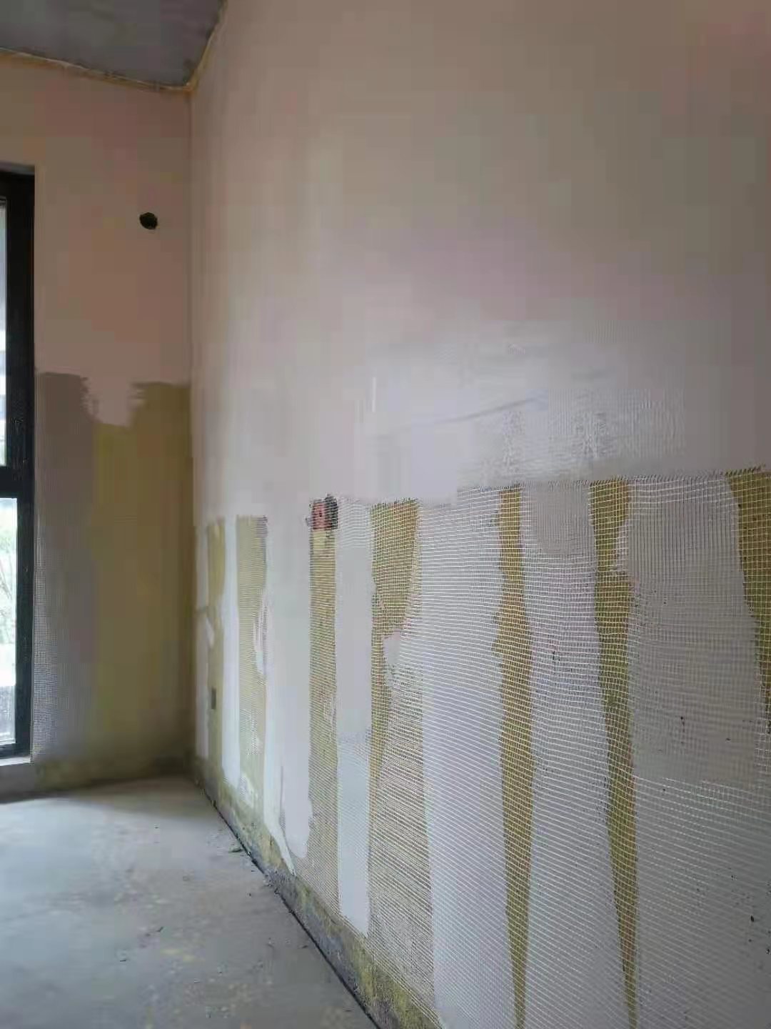 为什么墙面易开裂详解南方工艺之油漆冲筋挂网工