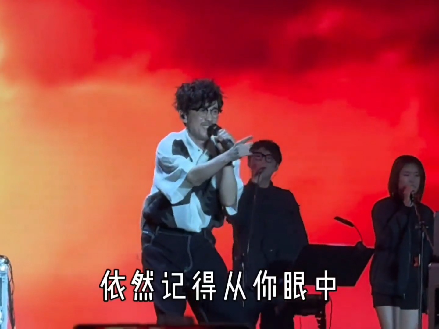 周传雄《黄昏》句句不提青春，却句句都是青春。