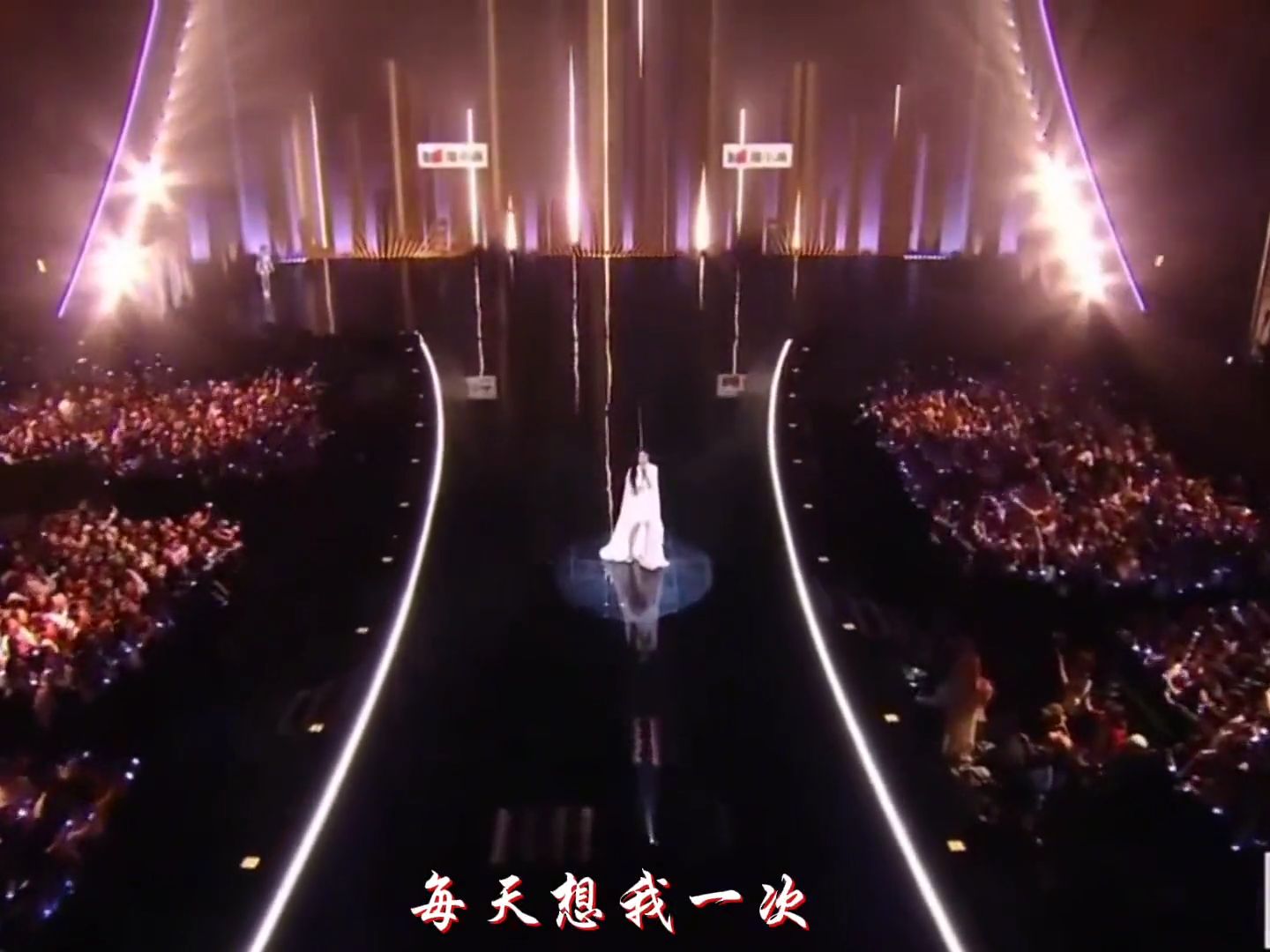 经典歌声再次响起，范玮琪深情演唱《如果的事》