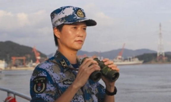 她34岁博士毕业,却放弃百万年薪,如今成为中国首位海军女舰长!休闲区蓝鸢梦想 - Www.slyday.coM 她34岁博士毕业,却放弃百万年薪,如今成为中国首位海军女舰长!休闲区蓝鸢梦想 - Www.slyday.coM