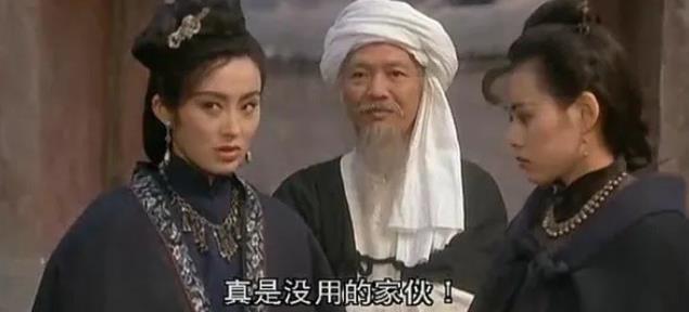 他是《苏乞儿》的莫长老,演警察比李修贤更早成名,九十年代隐退