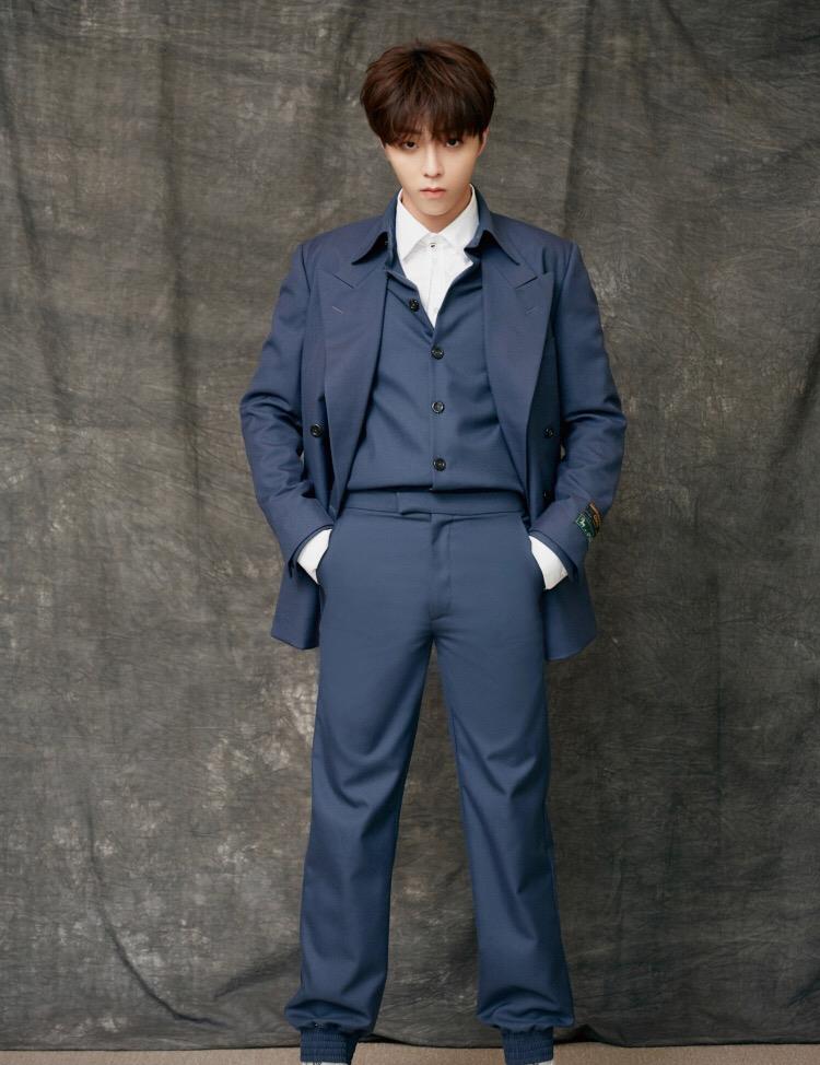 陈立农好会穿西装,每一套都能穿出不同的风格,魅力足太帅气__财经头条