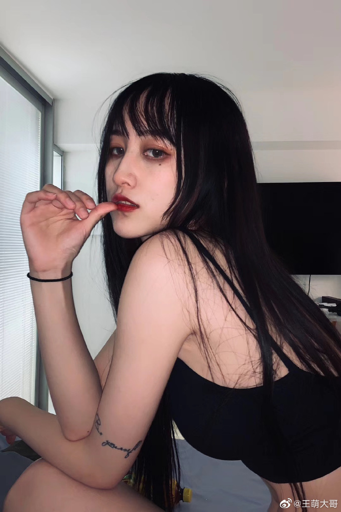 网红美女王萌迷人写真美照真好看_高清图集_新浪网