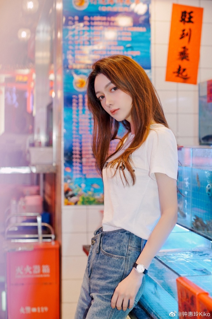 美女网红模特钟惠玲迷人写真美照好美好看