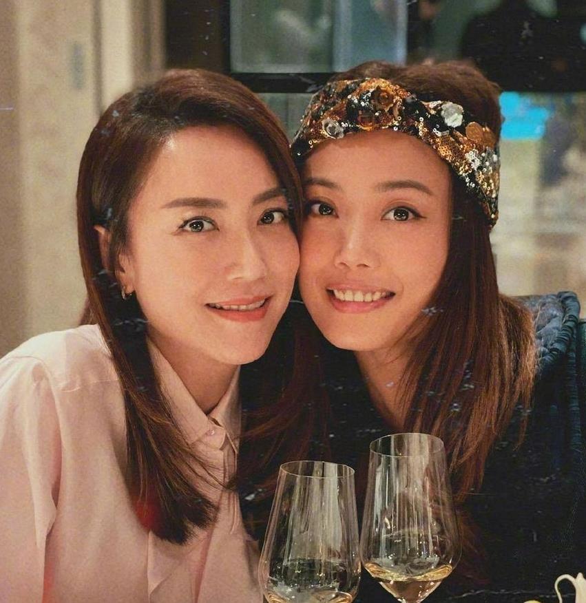 容祖儿出道22周年,霍汶希卡零点发文为她庆生,经纪人与艺人的关系胜似