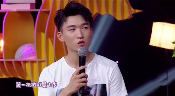 父母爱情:石云鹏坦言演江卫东上瘾,杀青不愿意离开!__财经头条