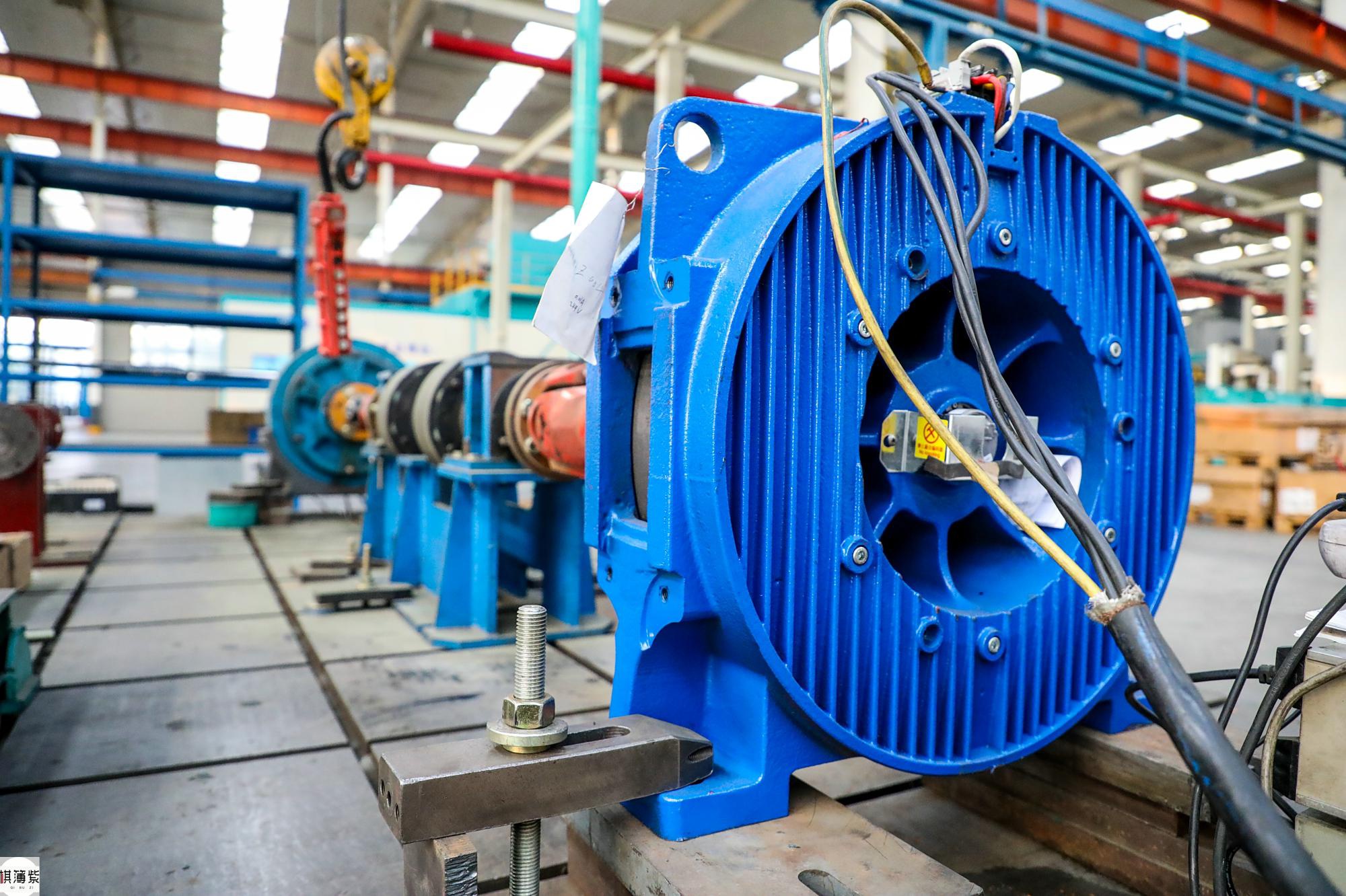 更为节能的曳引机成品.