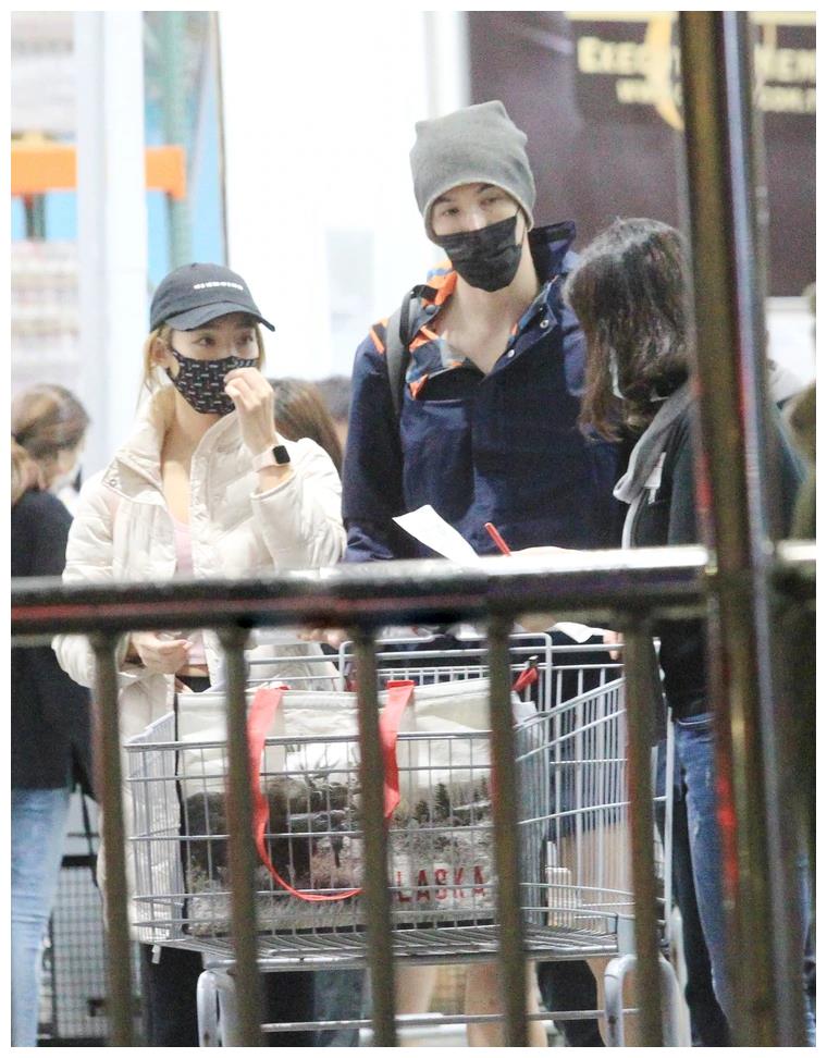 锦荣又换新女友容貌酷似蔡依林,新欢来头不小,母亲是韩国影后