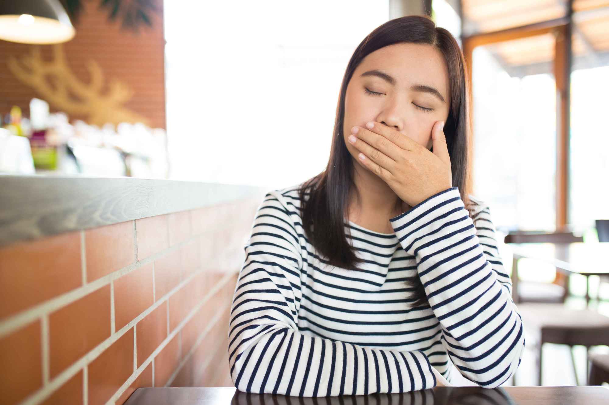 白天总是觉得犯困?或是这几种疾病导致,这些方式可有效改善春乏