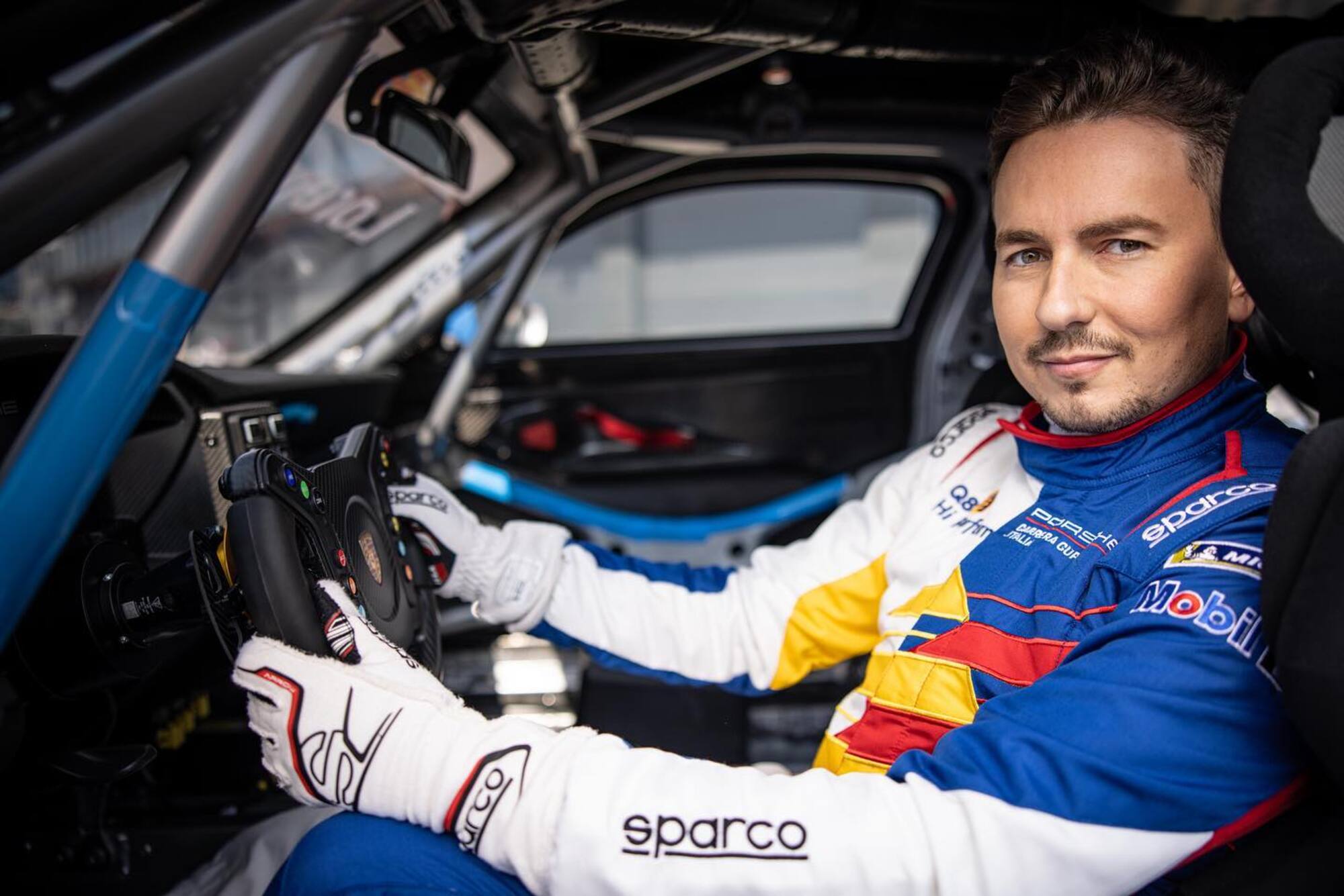 与罗西同队有多难?洛伦佐:他会让你感受到自己有多渺小__财经头条