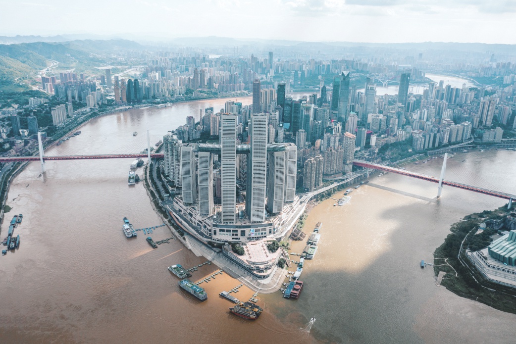 朝天门:连接世界的窗口,触手可及的未来