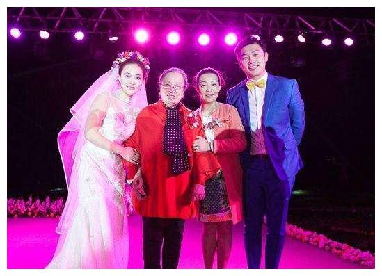 与丈夫师生恋35年,今和女儿神似姐妹,颜值皆逆天|郝洛钒|戴春荣|倾世