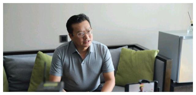 周兆成表示心疼许敏,感谢许敏的坚持给了他帮助姚策的机会
