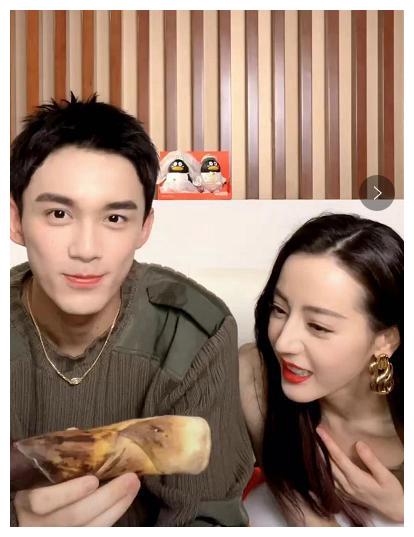 热巴直播把象拔蚌说成"象粑粑",吴磊拍《长歌行》差点中暑__财经头条