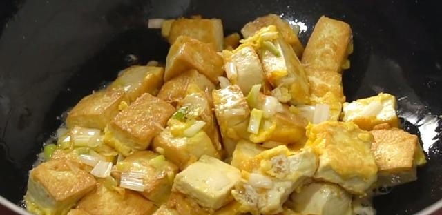 一块豆腐，一碗虾，丢进锅里，出锅鲜嫩美味又下饭，孩子特喜欢吃休闲区蓝鸢梦想 - Www.slyday.coM