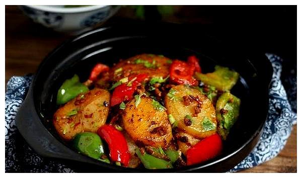 香辣干锅土豆片教程注意1点土豆软绵且不破碎