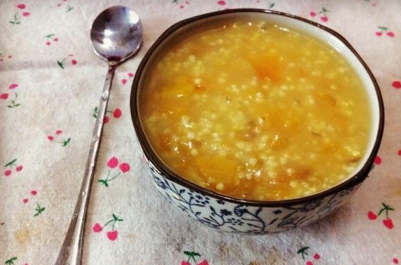 一直以为黄米做的才是腊八粥很久以后才知道腊八粥居然是白米的