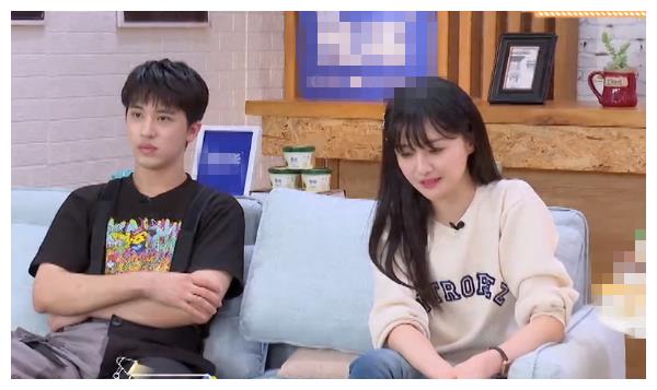 郑爽晒哭照博同情,却遭网友吐槽矫情做作!和姜潮的九宫格有一拼