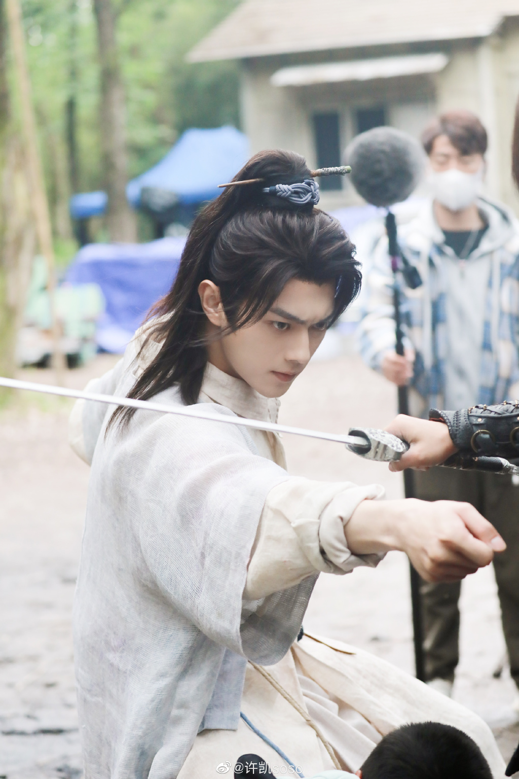 《乐游原》杀青照曝光，许凯古装造型获赞，景甜晒花絮照告别角色休闲区蓝鸢梦想 - Www.slyday.coM