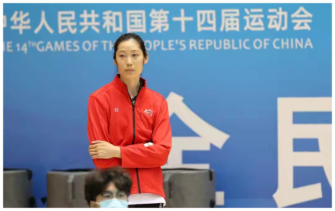 朱婷回应腕伤事件！直言：我比大家还着急，康复后会选择出国打球休闲区蓝鸢梦想 - Www.slyday.coM