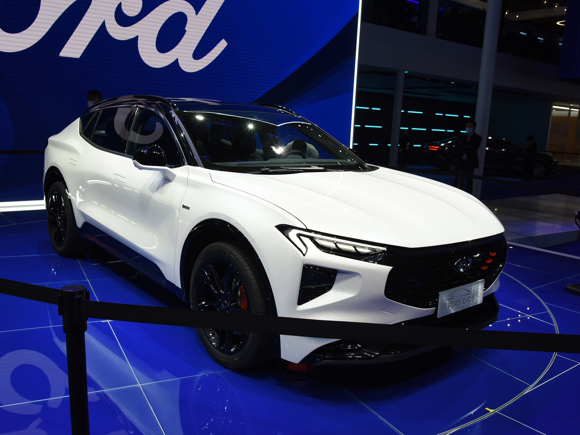 上海车展福特全新车型evos全球首发定位中大型suv