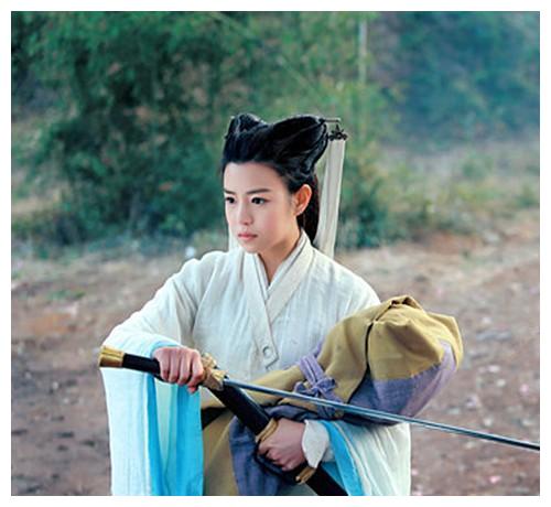 抱着孩子的古装美人,有人敷衍有人幸福,宁静其实是来搞笑的?