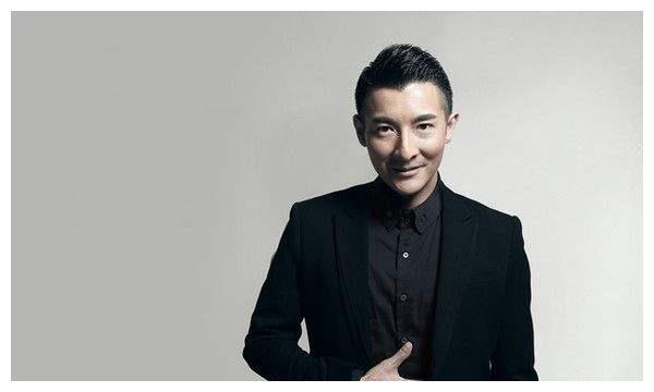 "山寨刘德华"到处演出捞金,派头比本尊还大,出场费高的吓人