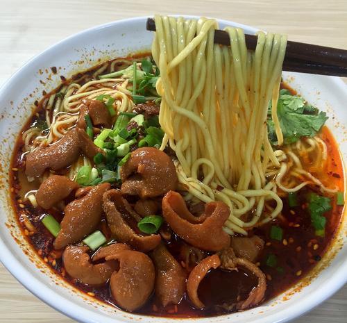 记忆中的肥肠面