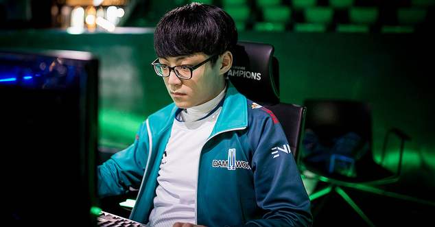 真正的英雄海?dwg中单showmaker解锁每个英雄只玩一次上王者成就