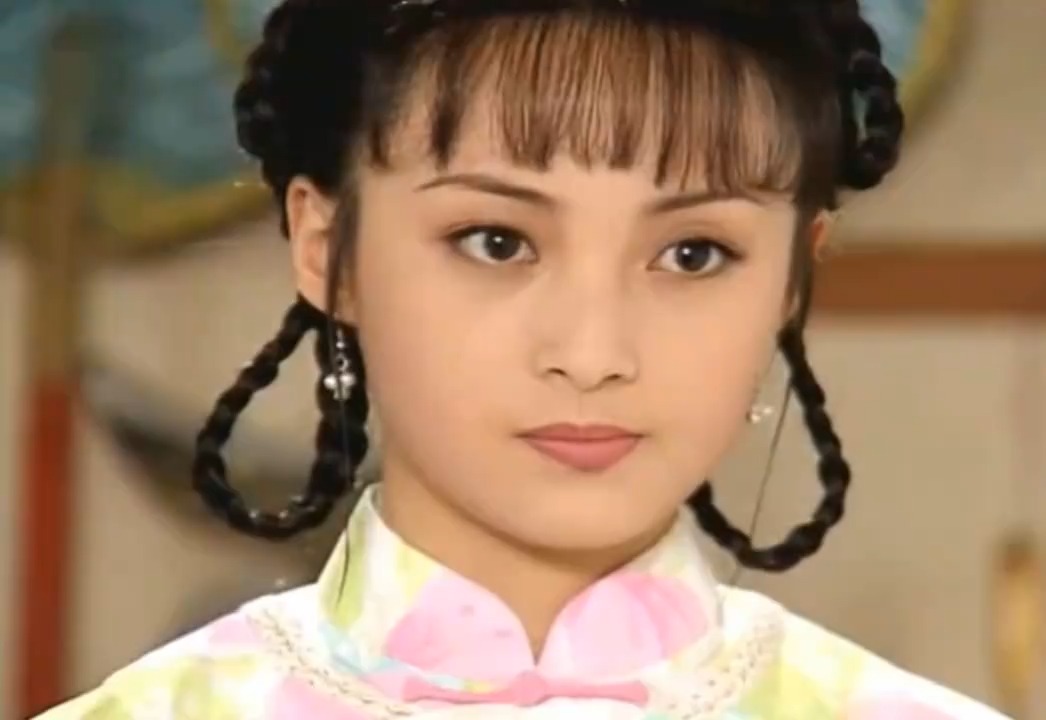 剧中蒋勤勤和朱茵真美，配上高胜美的老歌，优美动人