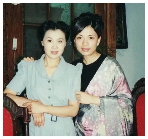 她刚拿到影后就被查出癌症,为生子拒绝化疗,成陈道明一生的痛休闲区蓝鸢梦想 - Www.slyday.coM 她刚拿到影后就被查出癌症,为生子拒绝化疗,成陈道明一生的痛休闲区蓝鸢梦想 - Www.slyday.coM