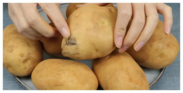 但是,适合土豆贮存温度1~3℃为佳,可如果低于0°以下就会冻伤