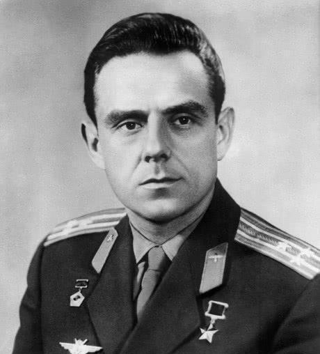 他升空前就知道回不来,过程惨不忍睹|科马洛夫|殉难|联盟_新浪新闻